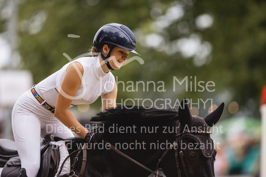 230824_Delbrueck_PonyTrophy-280 | Deine schönsten Turniermomente als professionelle Fotos! Entdecke hochwertige Pferdesport-Fotografie im Online-Shop. Jetzt Fotos finden & bestellen!