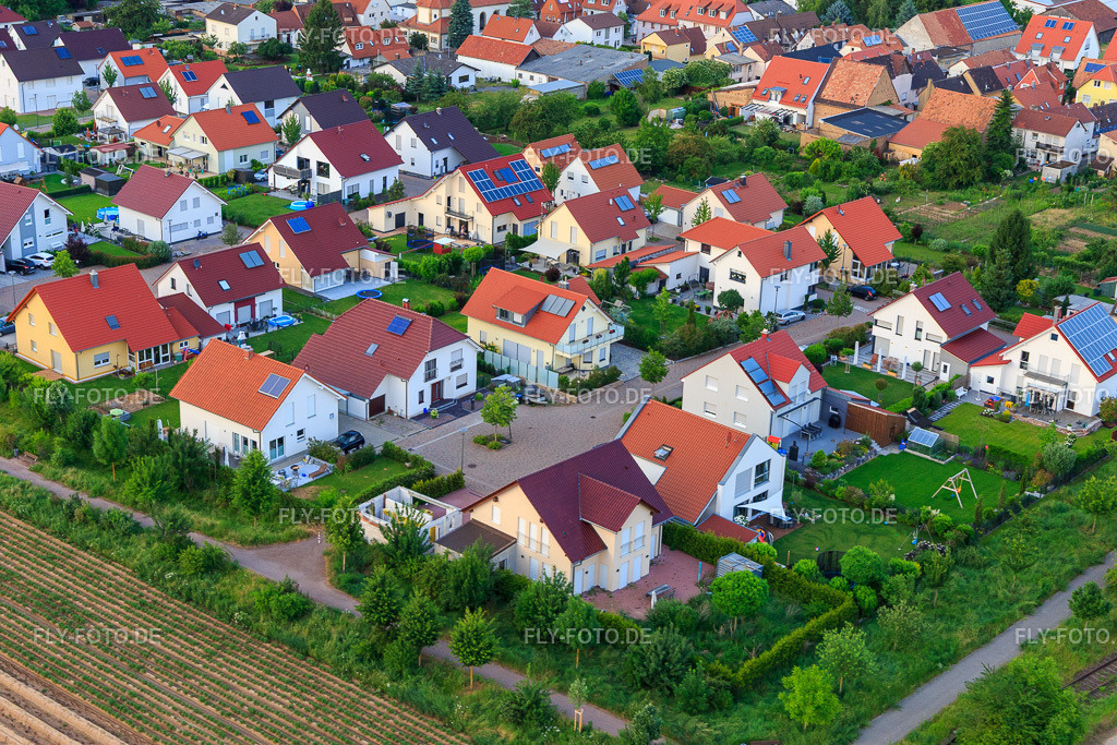 Unteres Rappenfeld | Luftbild: Unteres Rappenfeld im Ortsteil Mörlheim in Landau im Bundesland Rheinland-Pfalz in Deutschland. Foto: IMG_100602.jpg vom 01.06.2017 durch Werner Riehm/FLY-FOTO.de - Realisiert mit Pictrs.com