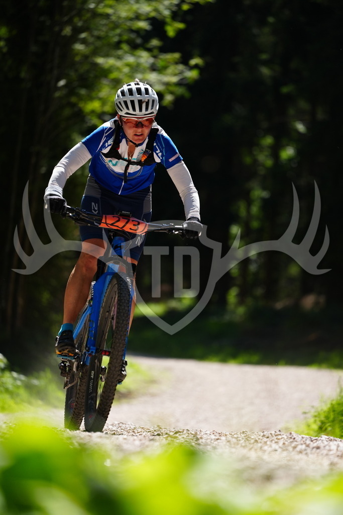 FC102424 | Fotogalerie der Treibjagd im Dunkelwald - Dein MTB Etappenrennen im Erzgebirge - Realisiert mit Pictrs.com
