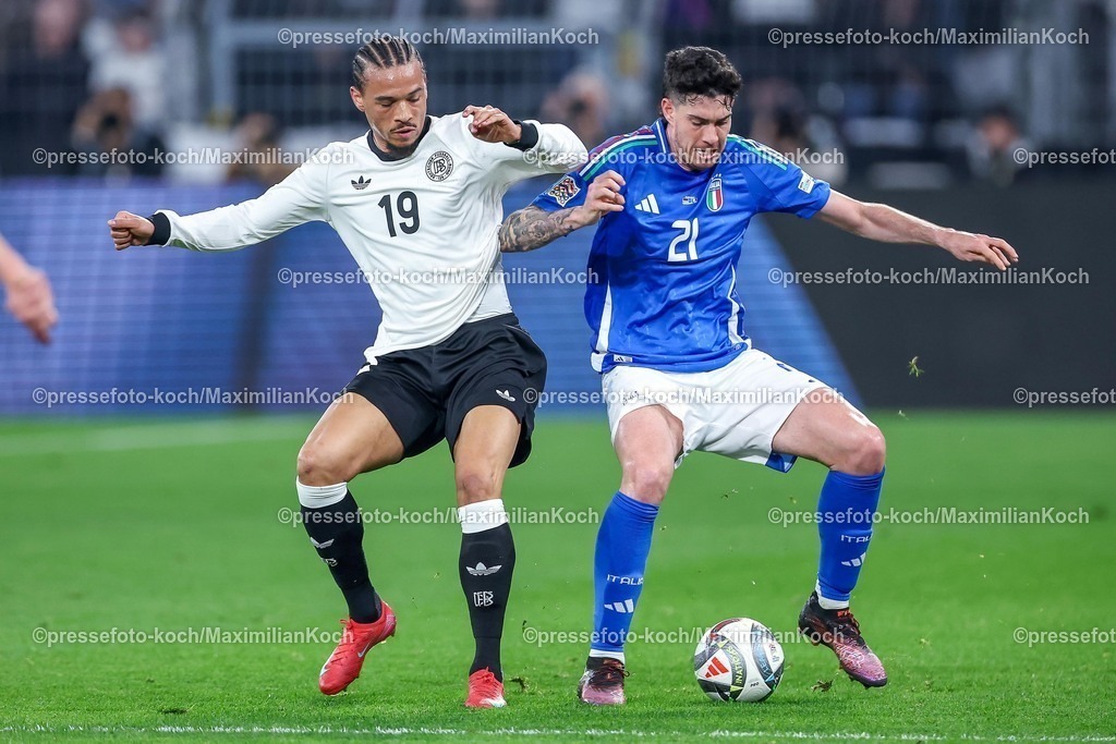 DFB23032501047 | 23.03.2025, Fußball, Viertelfinale UEFA Nations League, Deutschland - Italien, Signal Iduna Park, Saison 2024 2025: Leroy Sane (GER #19) im Zweikampf gegen Alessandro Bastoni (ITA #21) DFB regulations prohibit any use of photographs as image sequences and or quasi-video.