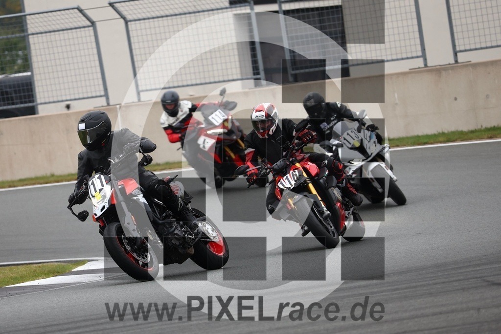 0116-20240917_11922 | Schöne Erinnerungen an spannende Momente - das festzuhalten ist unser Job. PIXELrace.de ist seit 2003 auf den Rennstrecken Europas unterwegs um die Action draußen beim Fahren und die wunderbare Stimmung imm Fahrerlager für euch einzufangen.