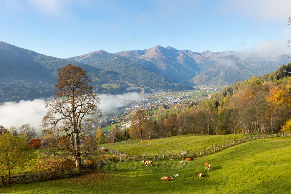 Herbstpanorama Lungau | Bei Veröffentlichung des Bildes ist eine Namensnennung wie folgt erforderlich: 
Foto: Mostdirn Irmgard Wieser - Realisiert mit Pictrs.com