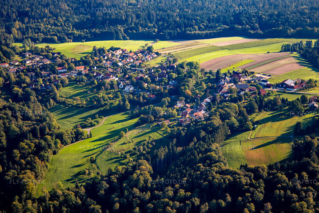Luftbild: Ortsansicht von Westen im Ortsteil Waldenweiler in Althütte im Bundesland Baden-Württemberg in Deutschland. Foto: IMG_138583.jpg vom 16.09.2023 durch Werner Riehm/FLY-FOTO.de