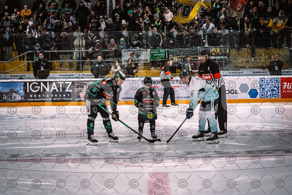 Alligators_vs_Lindau_21_12_2025-024 | Höchstadt Alligators Fotogalerie: Eishockey-Action aus Franken. Professionelle Spielfotos, Portraits & Stadionbilder zum Download. Jetzt entdecken! - Realisiert mit Pictrs.com