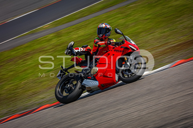 0012-240624_NR-021_12 | Deine Full-Service-Agentur für ✔️Videoproduktionen und ✔️Motorsportfotografie Jetzt Angebot anfragen!