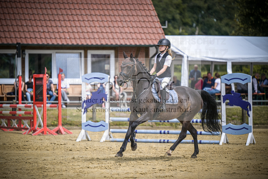 DOS_7676 | Entdecke hochwertige Reitturnierfotos von Foto Oger. Professionell, emotional und authentisch – jetzt Lieblingsmomente im Shop bestellen.Deutschlandweite Turnierfotografie. - Realisiert mit Pictrs.com