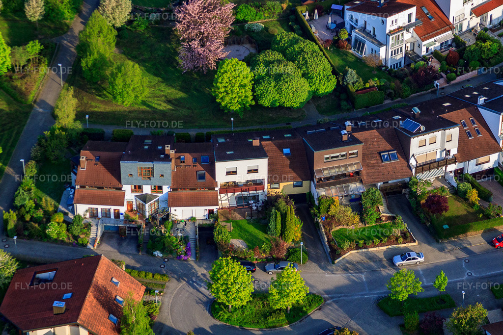 Luftbild: Trollingerstr im Ortsteil Stupferich in Karlsruhe im Bundesland Baden-Württemberg in Deutschland. Foto: IMG_26508.jpg vom 28.04.2010 durch Werner Riehm/FLY-FOTO.de