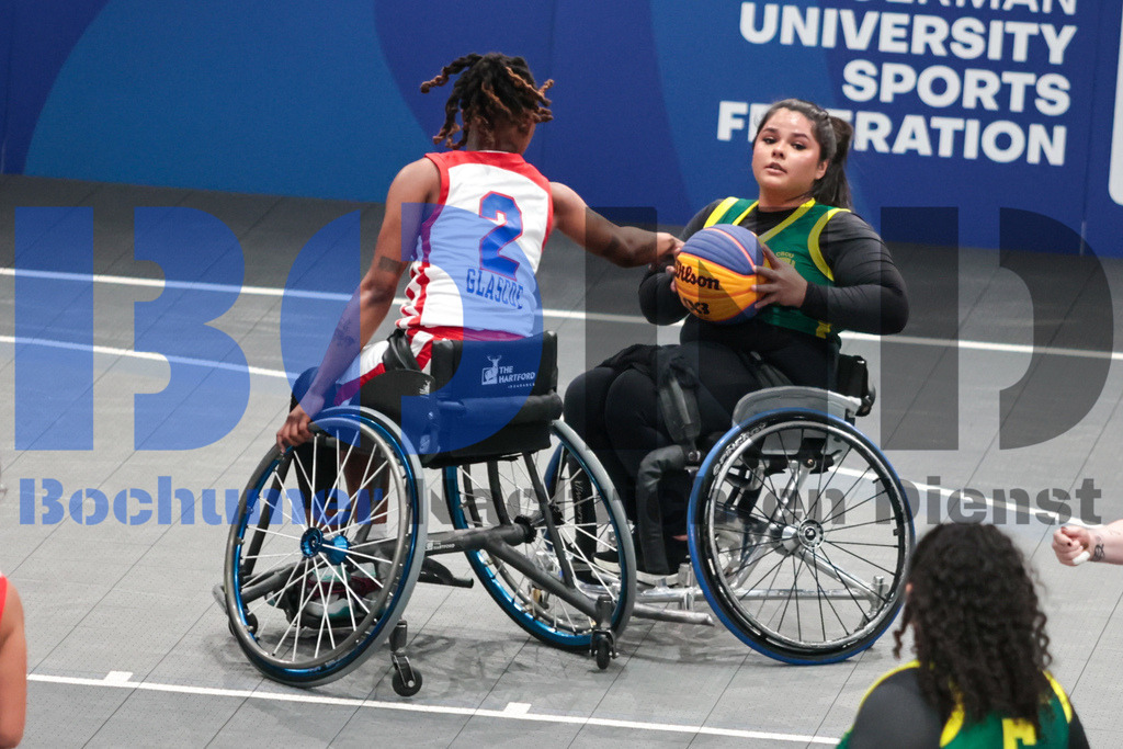 SES_TTG3X320250717-120 | bond - Realisiert mit Pictrs.com