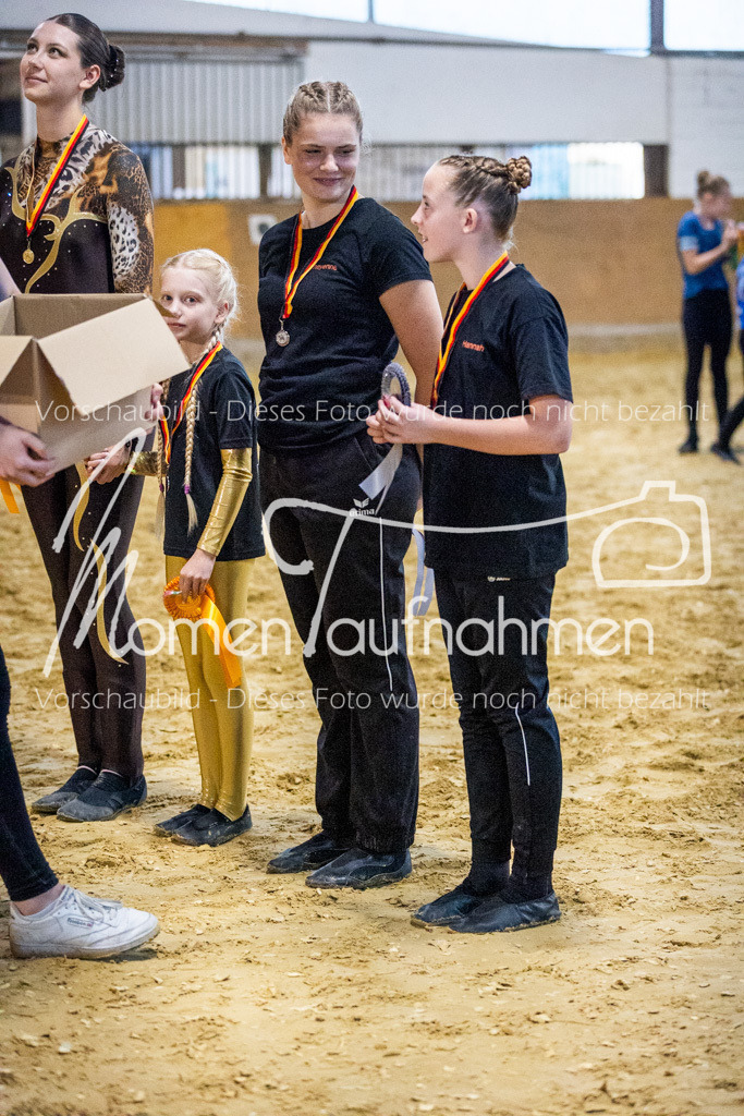 Platzierung5+6+7+NS-011 | MomenTaufnahmen Pferdesportfotos