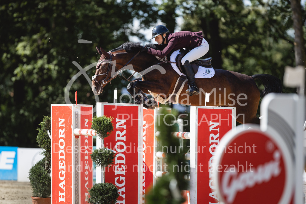 230826_Delbrueck_M2-Spr-818 | Deine schönsten Turniermomente als professionelle Fotos! Entdecke hochwertige Pferdesport-Fotografie im Online-Shop. Jetzt Fotos finden & bestellen!