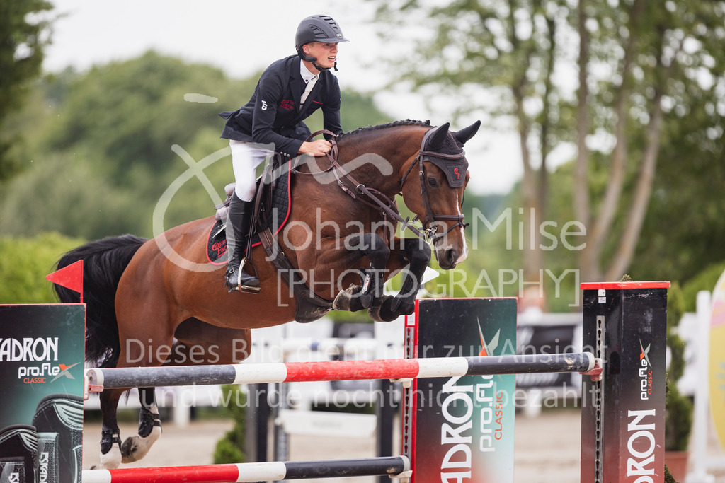 250601_MayDays_GP-528 | Deine schönsten Turniermomente als professionelle Fotos! Entdecke hochwertige Pferdesport-Fotografie im Online-Shop. Jetzt Fotos finden & bestellen!