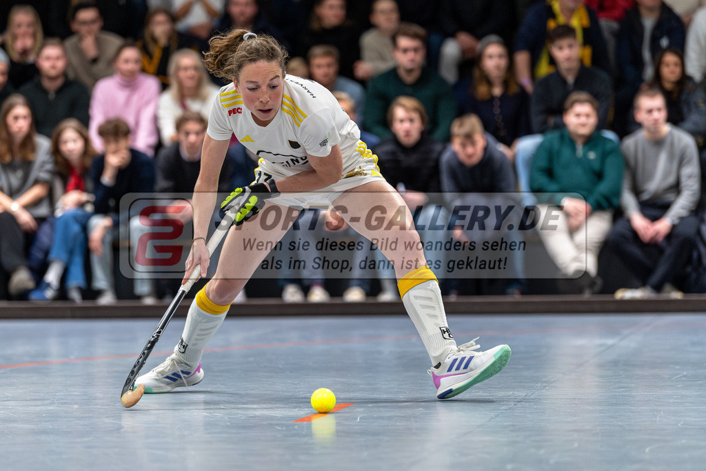 SM_2024-12-20-D85_-621 | 1.Bundesliga Hallenhockey  (W) DCADA - HTHC / 6:5 (3:3)