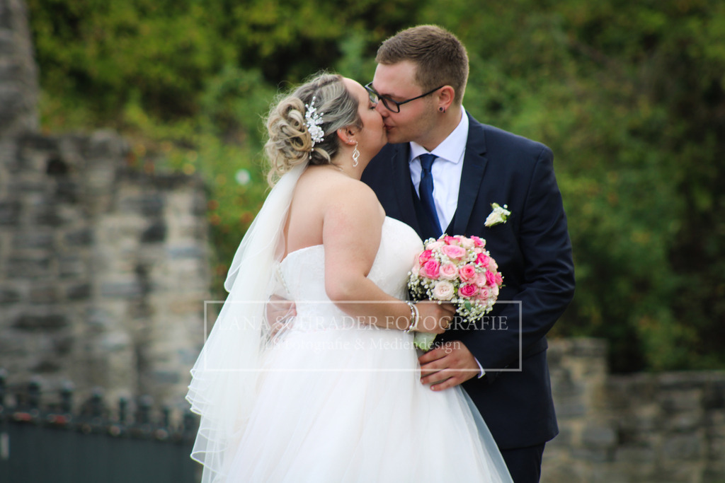 Hochzeit Danica _ Jan 26.08.22-57 | lanaschraderfotografie - Realisiert mit Pictrs.com