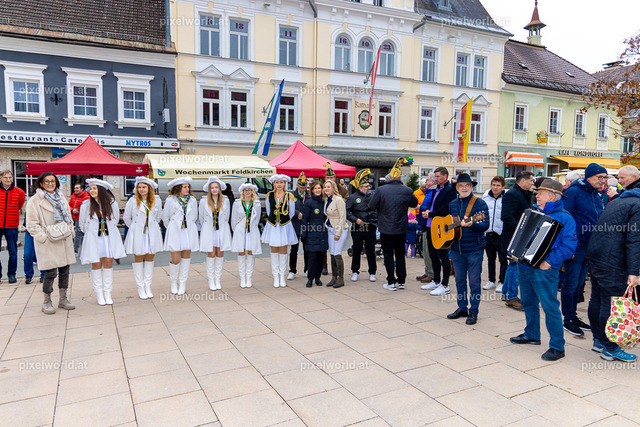Faschingswecken am Hauptplatz | Bildershop von pixelworld.at - Realisiert mit Pictrs.com
