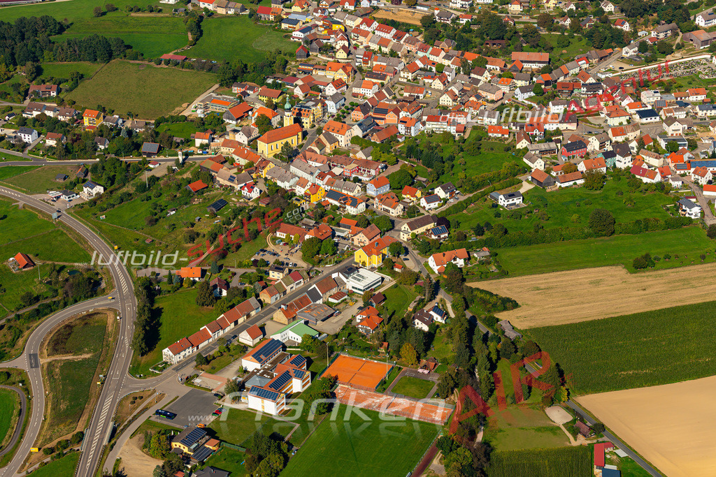 Aktuelles Luftbild von  Tännesberg Kauf mit Lizenz / Bildrechten möglich- Die Luftaufnahme wurde 2021 mittels UL-Flugzeug erstellt ( keine Drohne ) - hochauflösende Kamera-Systeme von  Canon -Beste Qualität - Für grossformatige Ausdrucke geeignet. Die Geschenkidee !