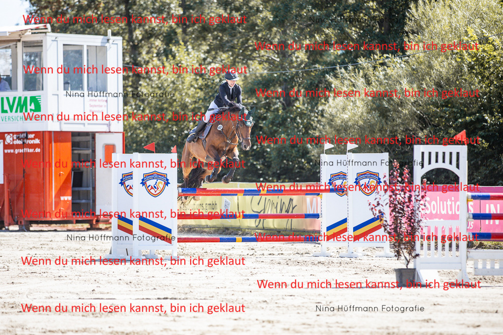BK1A6846 | Turnierbilder Turnierfotos Nina Hüffmann Turnierfotografie Pferdefotografie Tierzeichnung Haustierzeichnung Pferdezeichnung Hundezeichnung Videograf  - Realisiert mit Pictrs.com