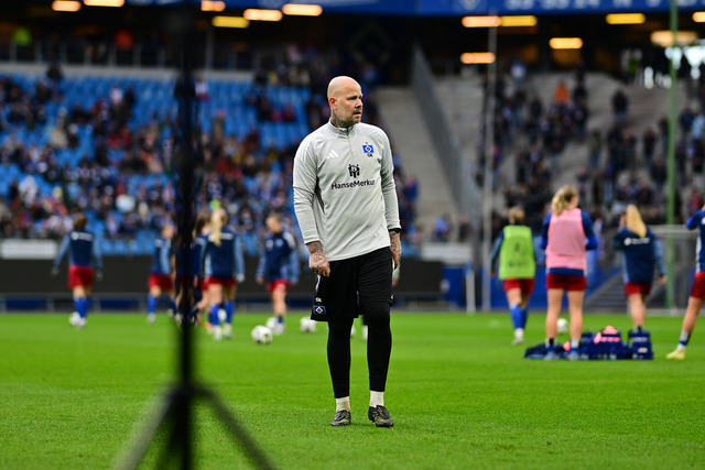 Fußball I Frauen I Saison 2025-2026 I DFB-Pokal I Achtelfinale I Hamburger SV - Bayer 04 Leverkusen I 14363 | Der Sportfotograf. - Realisiert mit Pictrs.com