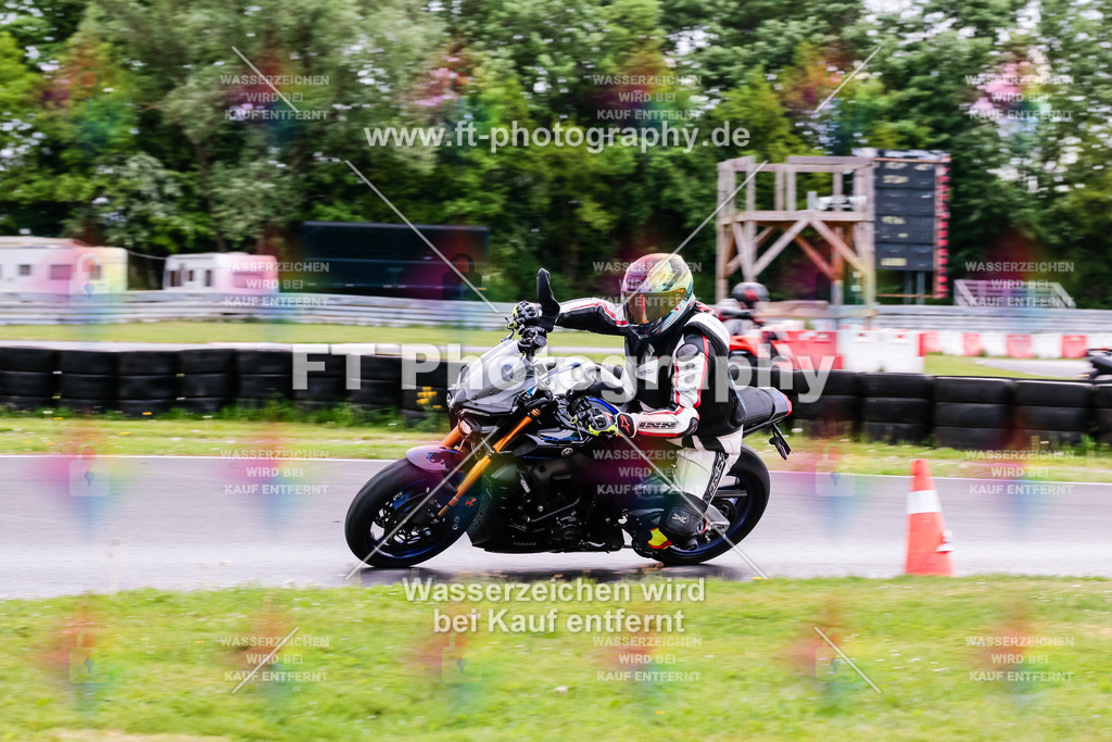 MotoTeamVBK-20099 | Hier findet Ihr Bilder von Touristenfahrten auf der Nürburgring Nordschleife oder von anderen Veranstaltungen die ich besucht habe. Viel Spass beim Durch Schauen 