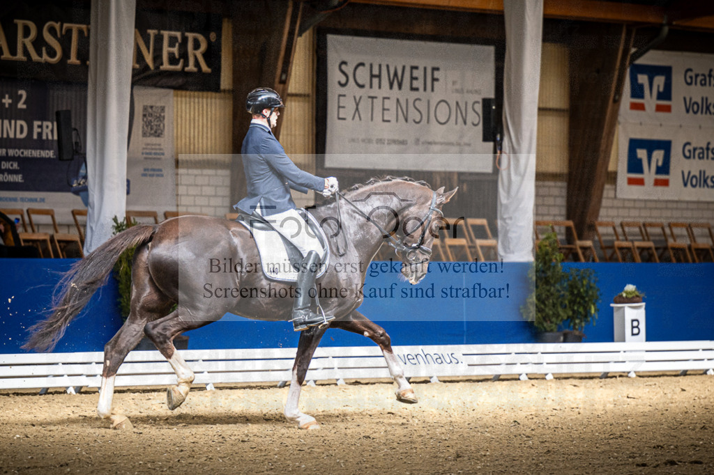 DOS_0066 | Entdecke hochwertige Reitturnierfotos von Foto Oger. Professionell, emotional und authentisch – jetzt Lieblingsmomente im Shop bestellen.Deutschlandweite Turnierfotografie. - Realisiert mit Pictrs.com