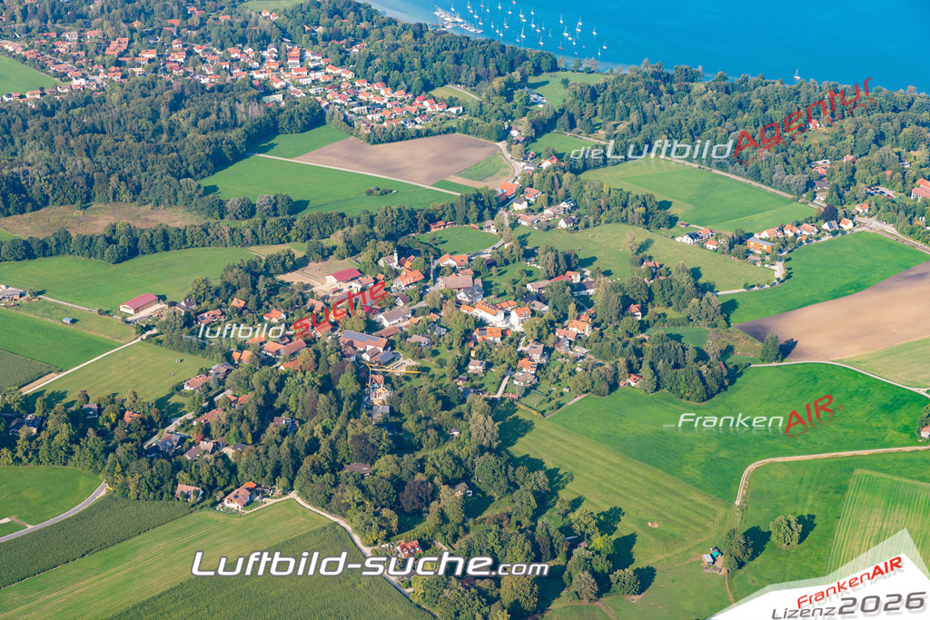 Aktuelles Luftbild von Holzhausen  - Die Luftaufnahme wurde 2020 mittels UL-Flugzeug erstellt ( keine Drohne ) - hochauflösende Kamera-Systeme von  Canon -Beste Qualität - Für grossformatige Ausdrucke geeignet. Die Geschenkidee !