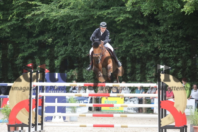 Ichenheim_2024_Prfg.Nr01_Springprfg_Kl.S_m.St._Michael Herhalt_Chacco MH (3) | Alle Fotos der Reiterjournal Fotografin Doris Matthaes im Reiterjournal Online-Fotoshop. - Realisiert mit Pictrs.com