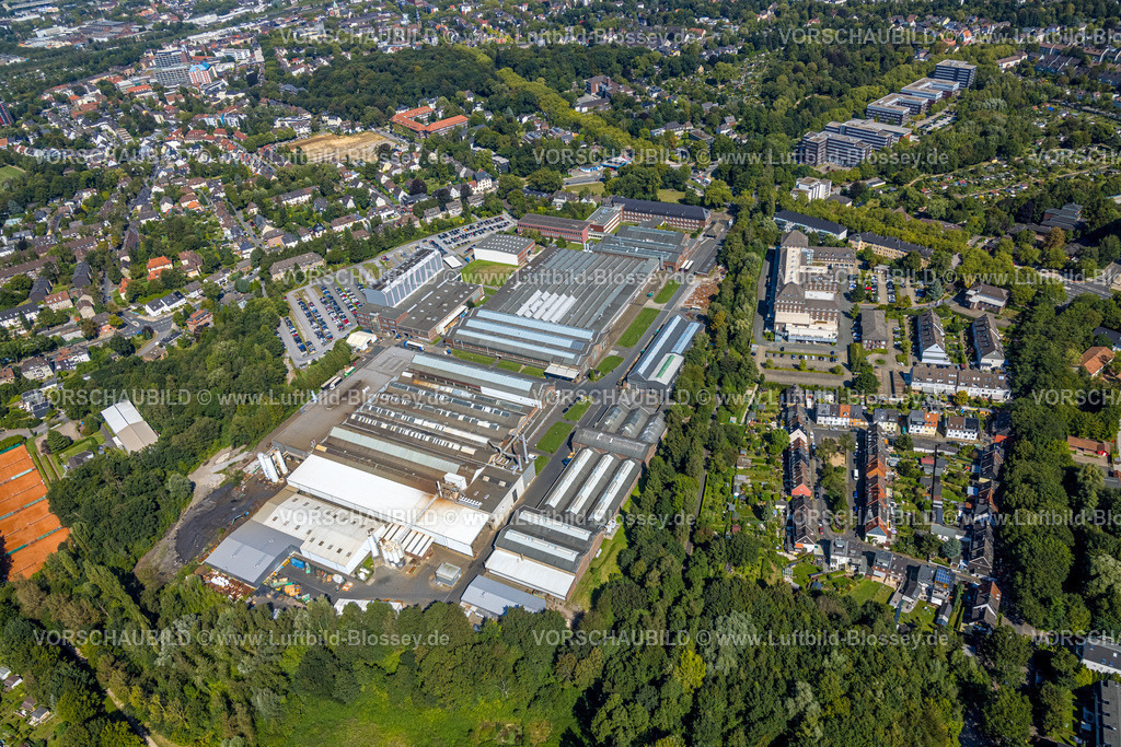 Bochum240816365 | Luftbild, Eickhoff Maschinenfabrik GmbH Maschinenbauunternehmen Werksgelände, rechts G DATA Advanced Analytics GmbH, oben rechts Dienstleistungspark Trimonte an der Wasserstraße, oben links Brachfläche für Projekt Wohnen und Arbeiten an der Hunscheidtstraße und Waldring sowie Gebäude Berufsgenossenschaft Rohstoffe und chemische Industrie BG RCI,  Wiemelhausen, Bochum, Ruhrgebiet, Nordrhein-Westfalen, Deutschland