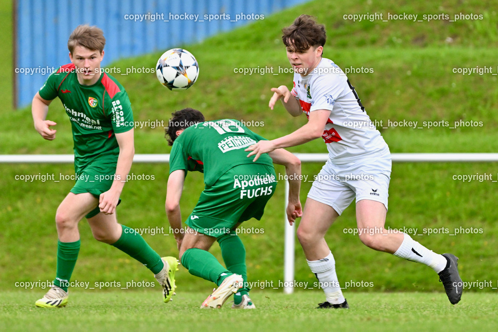 FC ASKÖ Gmünd vs. Rapid Lienz  | #4 Daniel Pichorner ASKÖ Gmünd, #18 Dominik Oberwinkler ASKÖ Gmünd, #18 Oliver Gomig Rapid Lienz, FC ASKÖ Gmünd vs. Rapid Lienz , FC ASKÖ Gmünd vs. Rapid Lienz  am 02.06.2024 in Gmünd (Sportplatz Gmünd), Austria, (Photo by Bernd Stefan)