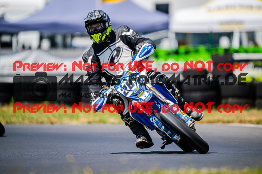 MaZZes_FotoMatrix_220703_2797 | UE40