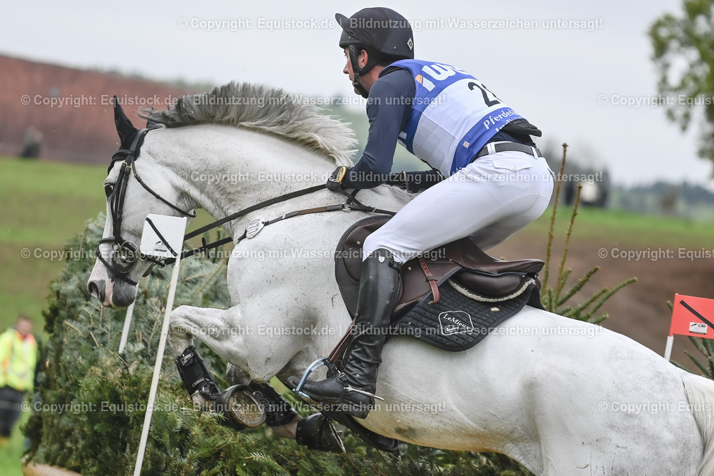 20230513_CCI4_Gelände_0345 | equistock