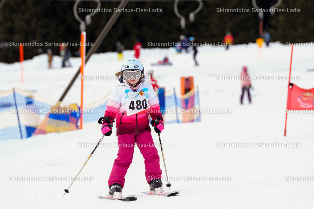 SRF_02.01.2026_0812 | Skirennfotos,Serfaus,Fiss,Ladis,Kinderskirennen,Winter,Tirol,Oberland,skirace,SFL,feelfree,weil wir's genießen,ski,Ski,skifahren,Sonnenplateau, - Realisiert mit Pictrs.com