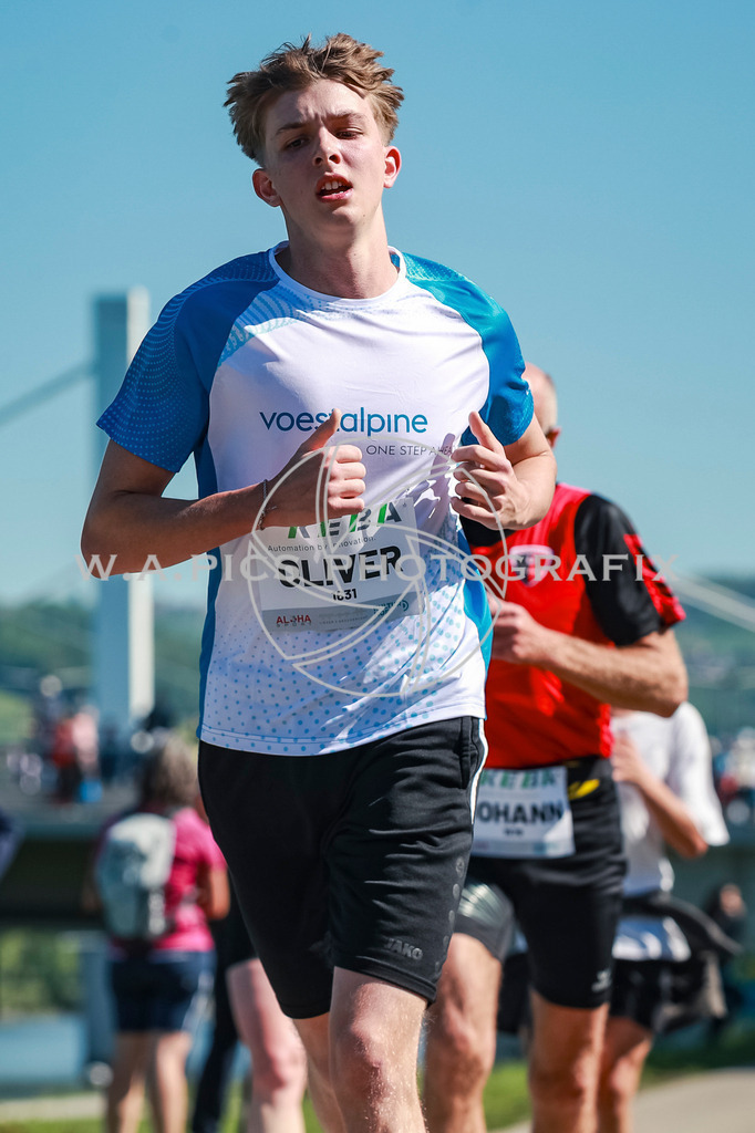 ..... | LINZ,AUSTRIA,27.April 25, Int. 3 Brückenlauf Linz  , Image shows: Photo: WAPICS / Manuel Binder