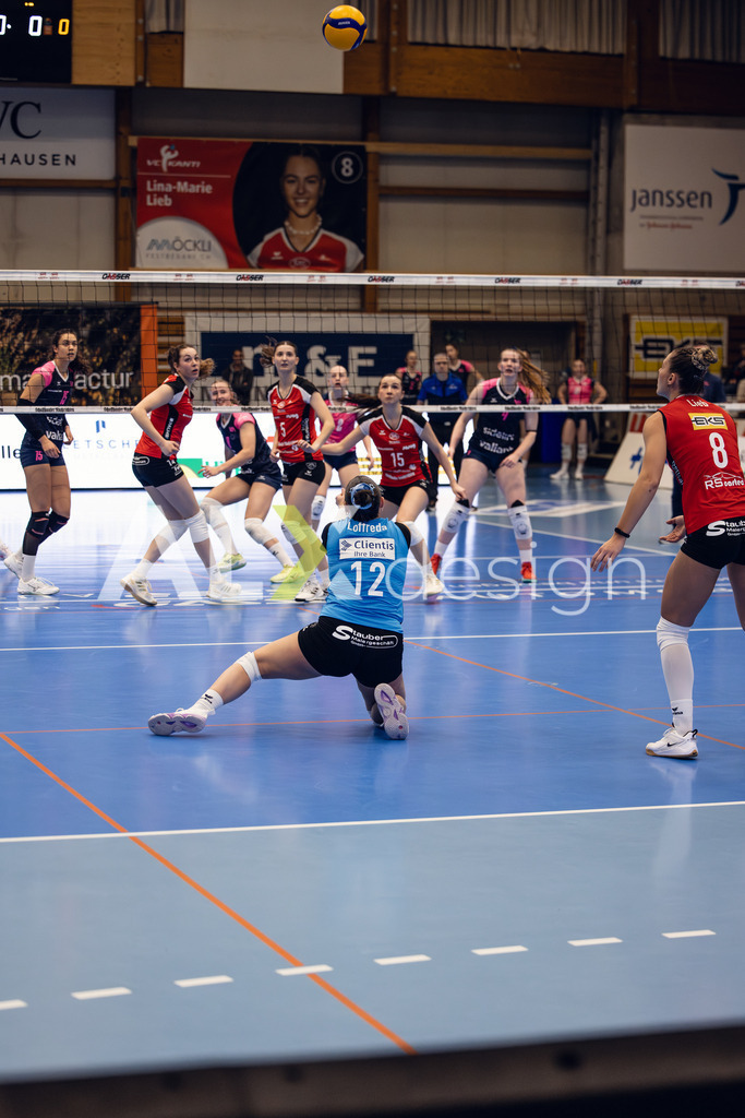Volleyball I Frauen I Saison 2025-2026 I Volleyball NLA | Women I Round 14 I VC Kanti Schaffhausen - NLZ Volleyball Academy Zürich I 16.01.2026 | VC Kanti Schaffhausen - 12 Isabella Loffreda (CH) – Libera - Realisiert mit Pictrs.com