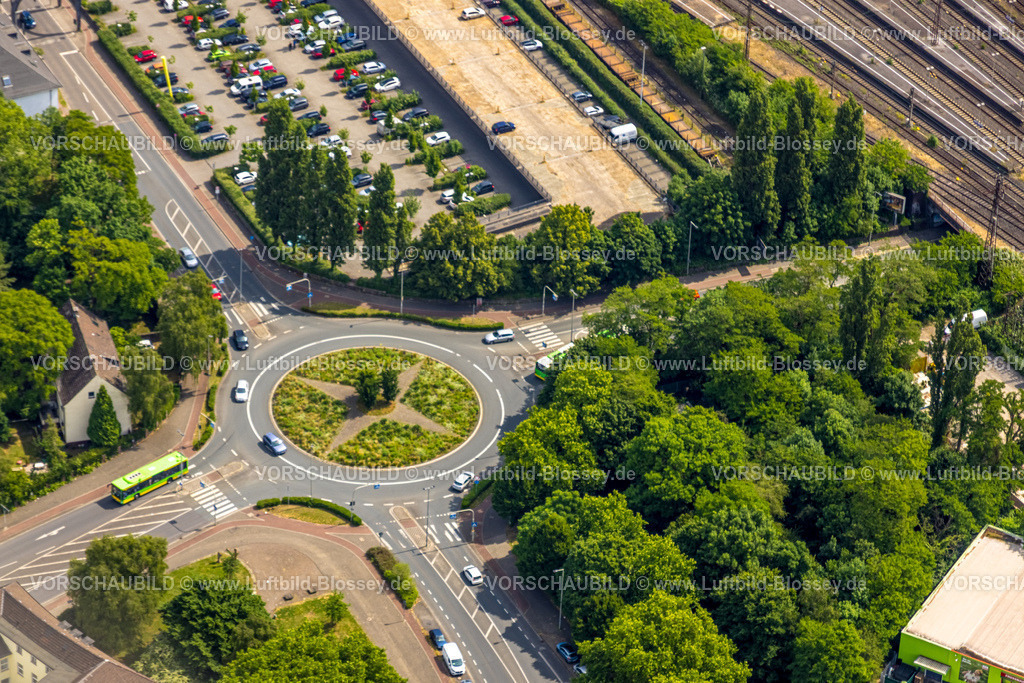 Oberhausen250515249 | Luftbild, grüner Kreisverkehr Concordiastraße, Hansastraße und Am Förderturm, Oberhausen, Ruhrgebiet, Nordrhein-Westfalen, Deutschland