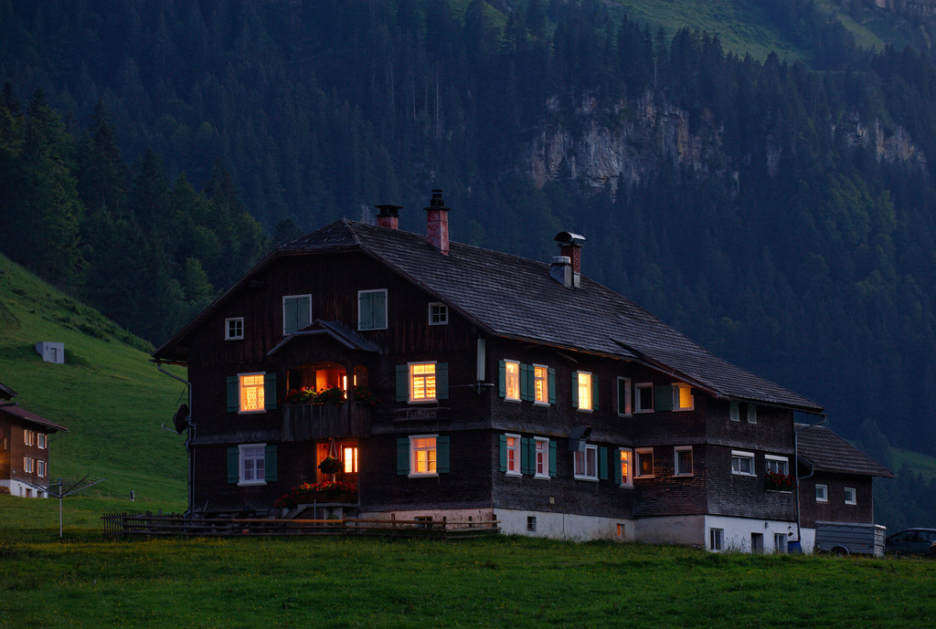 Bregenzerwaelderhaus im Abendlicht | Schoenenbach, Austria - July 23, 2012: Vorsäßsiedlung Schönenbach;  Bregenzerwaelderhaus im Abendlicht. - Realisiert mit Pictrs.com