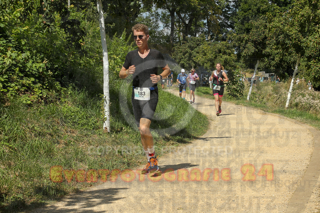 250824_1240_EX1_0149 | Sportfotografie im Rhein-Sieg Kreis, Köln, Bonn, NRW, Rheinland Pfalz, Hessen, etc. Unser Tätigkeitsfeld umfasst den Laufsport vom Volkslauf über den Marathon, Duathlon, Triathon bis zum Ultralauf wie Kölnpfad Ultra oder Schindertrail.
