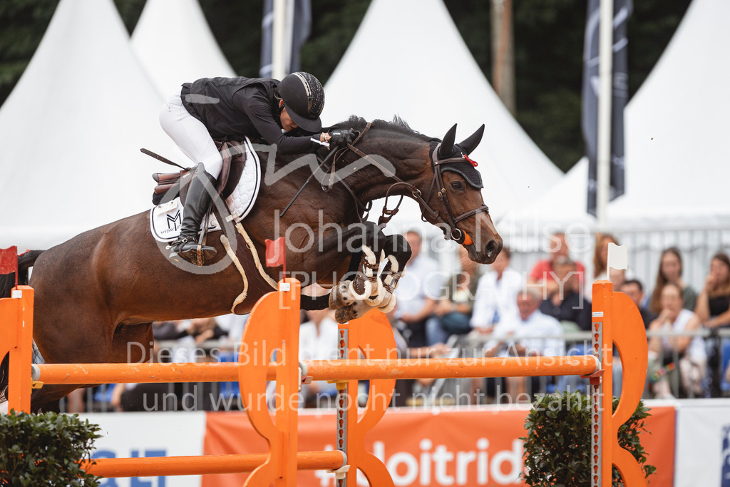 240906_BuCha_GP-622 | Deine schönsten Turniermomente als professionelle Fotos! Entdecke hochwertige Pferdesport-Fotografie im Online-Shop. Jetzt Fotos finden & bestellen!