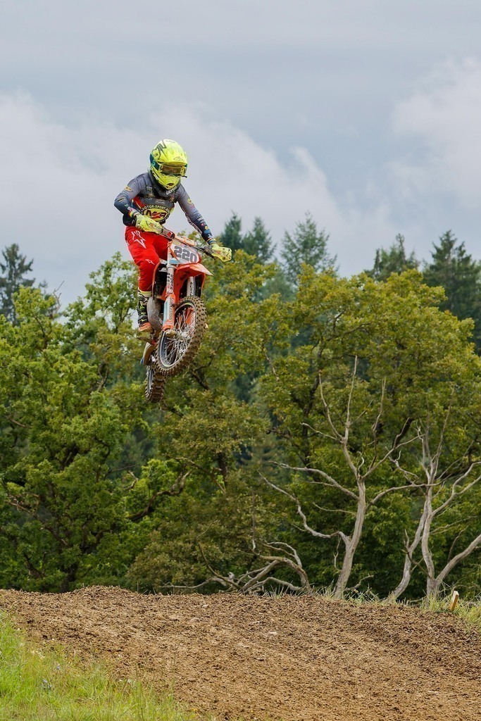 Motocross_Gerstetten_250802_5972 | Fotopresso – Sportfotografie in Heidenheim & Umgebung. Professionelle Sportfotografie für unvergessliche Momente. Dynamische Action-Shots, emotionale Szenen & hochwertige Bilder. - Realisiert mit Pictrs.com