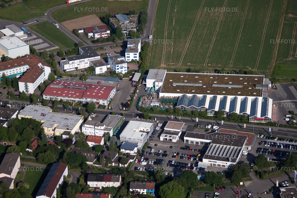 Luftbild: toom Baumarkt in Herrenberg im Bundesland Baden-Württemberg in Deutschland.Foto: IMG_67756.jpg vom 09.06.2014 durch Werner Riehm/FLY-FOTO.deAuflösung des Originals: 4752 x 3168 px
