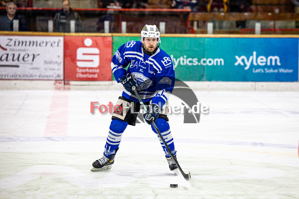 SC Forst NATURE BOYS gegen ESC Hassfurt HAWKS | Eishockey Landesliga Herren Playoffs 2024/25 - Spiel 2 von 4, SC Forst NATURE BOYS gegen ESC Hassfurt HAWKS, 20250222,Bastian GRUNDNER (Nature Boyz 11) in Aktion, Freisteller,2025-02-22 in Peißenberg (Eisstadion Peißenberg)Bastian GRUNDNER (Nature Boyz 11)Copyright: WolfgangxLindner foto-lindner.de