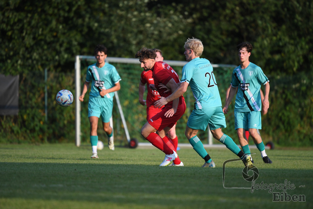 TuS Eversten-SG FriPe | Herren Kreisliga; TuS Eversten (mint)-SG FriPe (rot) am 15.08.2025 in Oldenburg (Sportanlage TuS Eversten), Photo: Philip Eiben 2025 - Realisiert mit Pictrs.com