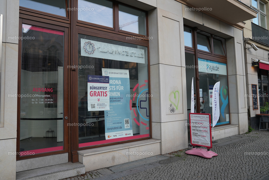 Bürgertest Coronatest Berlin Mitte (Friedrichstraße gegenüber Friedrichtstadtpalast) | Metropolico