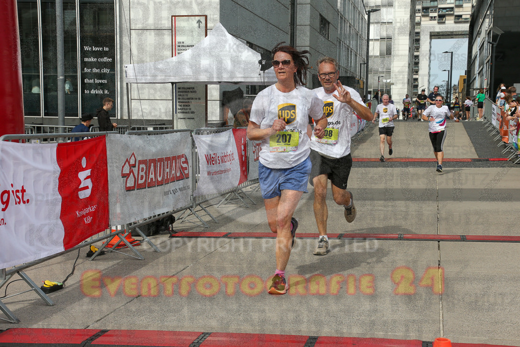 250920_1327_EX1_4777 | Sportfotografie im Rhein-Sieg Kreis, Köln, Bonn, NRW, Rheinland Pfalz, Hessen, etc. Unser Tätigkeitsfeld umfasst den Laufsport vom Volkslauf über den Marathon, Duathlon, Triathon bis zum Ultralauf wie Kölnpfad Ultra oder Schindertrail.