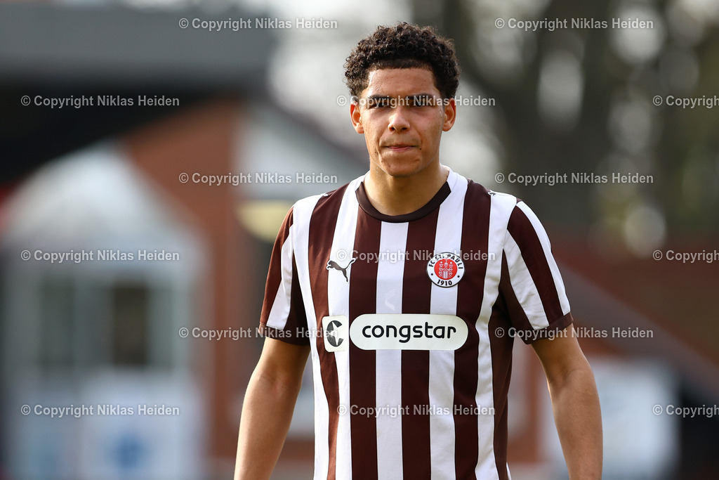 NH_FCEiintrachtNorderstedt_FCStPauliU23_RegionalligaNord_08032026 | #5 Jamel Gramberg (FC St. Pauli U23)Fußball I Herren I Regionalliga Nord I Saison 2025-2026 I 25. Spieltag I FC Eintracht Norderstedt - FC St. Pauli I 08.03.2026 I Edmund-Plambeck-Stadion