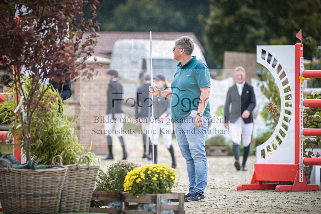 DOS_0077-2 | Entdecke hochwertige Reitturnierfotos von Foto Oger. Professionell, emotional und authentisch – jetzt Lieblingsmomente im Shop bestellen.Deutschlandweite Turnierfotografie. - Realisiert mit Pictrs.com