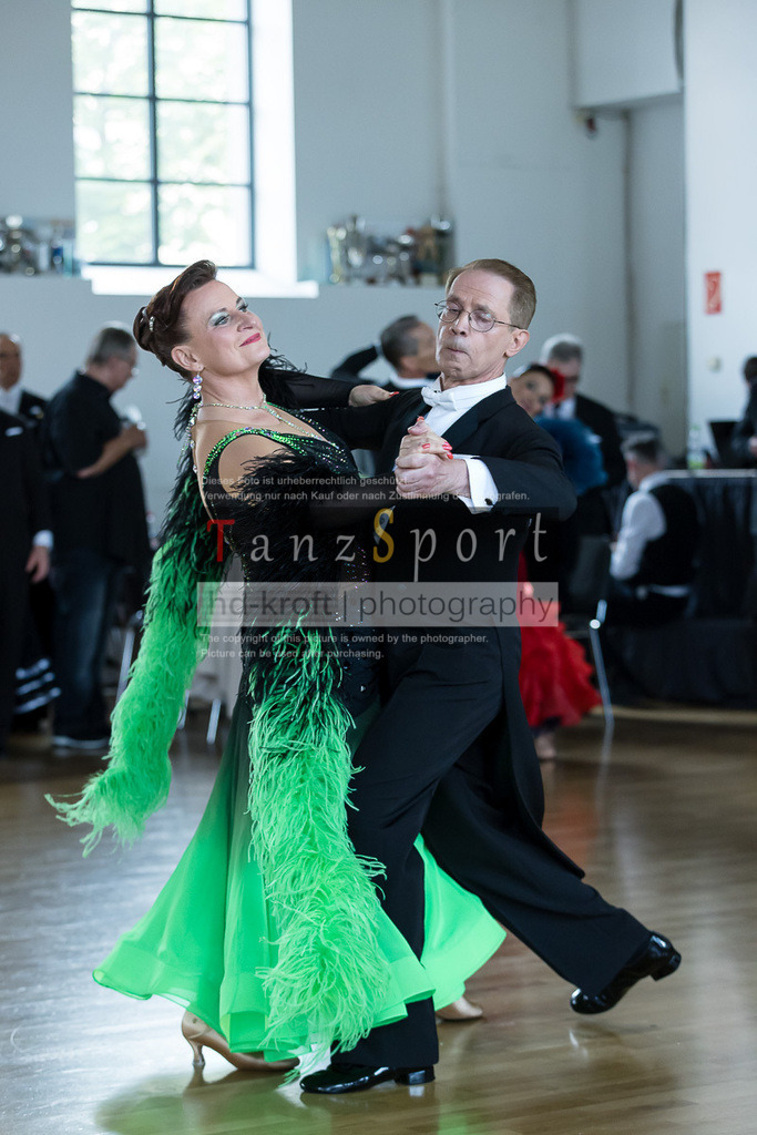20240525_RL-Masters3-Std_5485 | Tanzsportbilder, Standardtanz, Lateintanz, WDSF, DTV, LTVB, dancecomp, goc, hessen tanzt, blaues band der spree, walzer, tango, wiener walzer, slowfox, quickstepp, samba, rumba, cha-cha-cha, paso doble. jive, hd-kroft photography, turniertanzsport