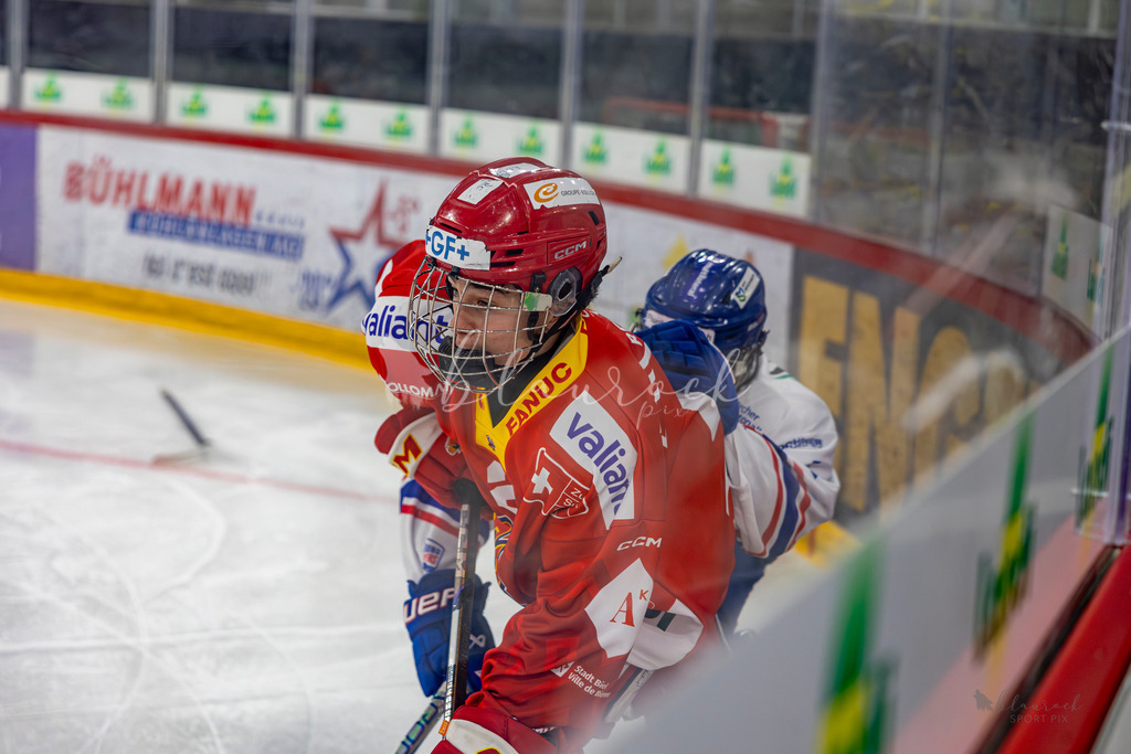 U18_EHCB vs EHCK_wb20260308-5635 | Sportbilder, Sportfotograf, Hochzeits- und Eventfotografin, Flugshows, Portraits und Tiershooting, Aviation, Downhill, Nationalleague, Swissleague, International