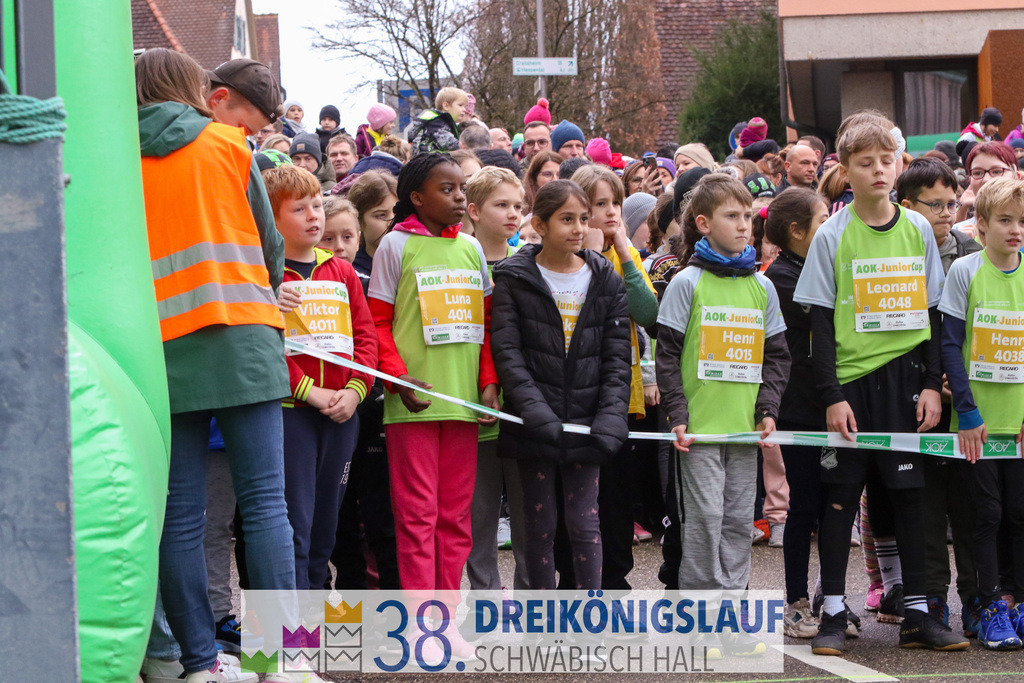 400m AOK Junior Cup | 3 Koenigslauf 2024 400m AOK Junior Cup - Realisiert mit Pictrs.com