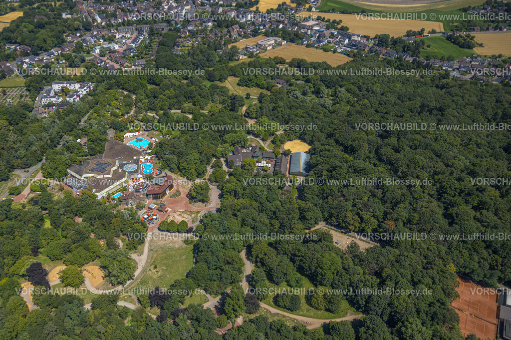 Oberhausen230705814 | Luftbild, Revierpark Mattlerbusch mit Niederrhein-Therme, Röttgersbach, Duisburg, Ruhrgebiet, Nordrhein-Westfalen, Deutschland