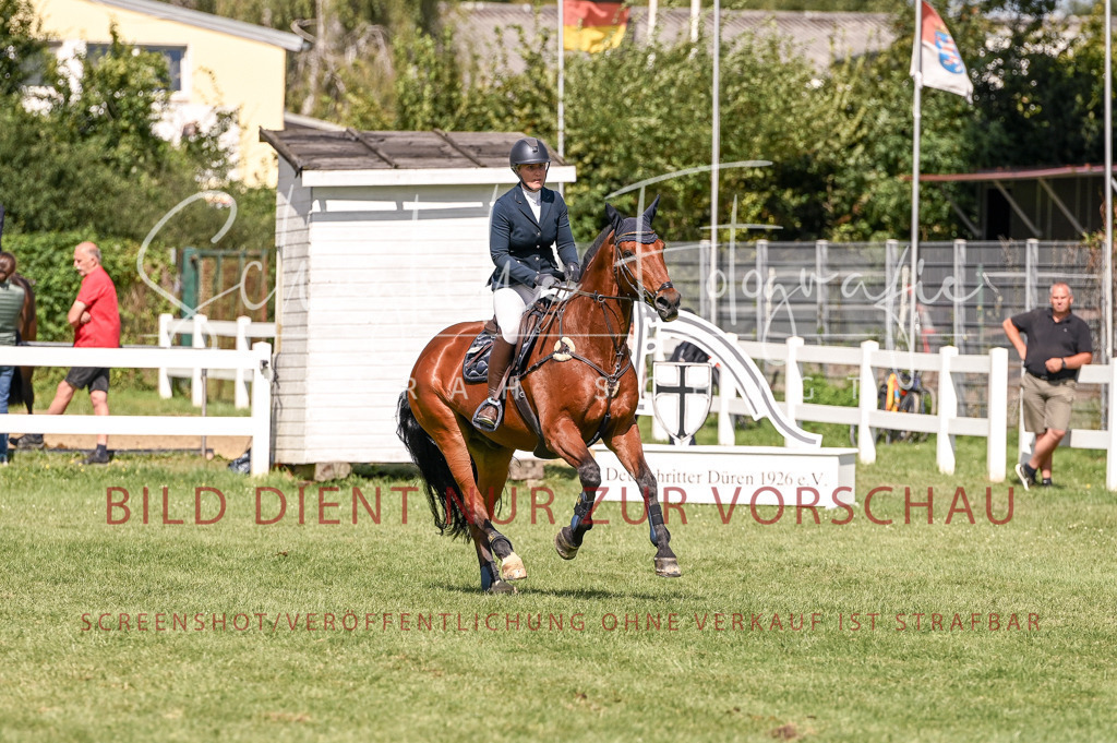 Schugtsche-Düren.2024-09.Springprf.L-131 | Schugtsche Fotografie - Realisiert mit Pictrs.com