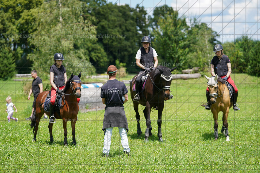 20240622-FAH07216 | Turnierfotografen Bayern, Reitsportbilder aus dem Geländekurs mit Felix Etzel auf dem Gut Waitzacker 2024